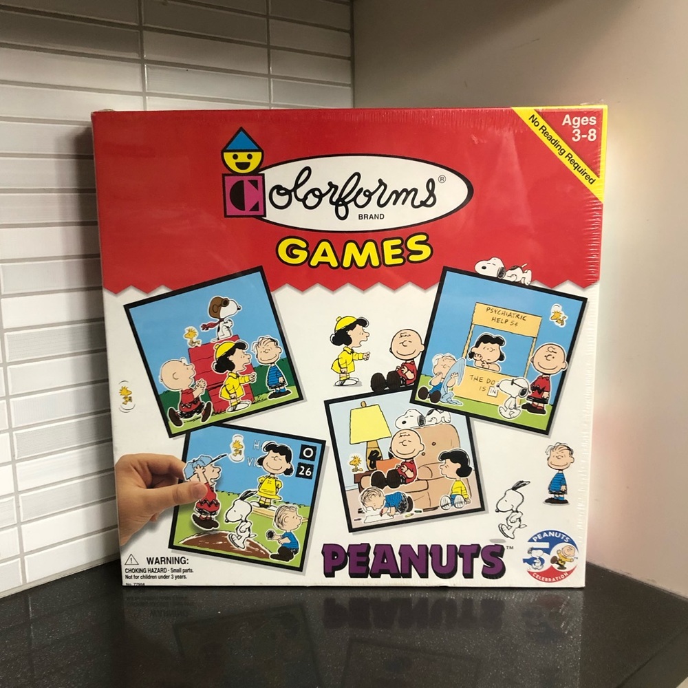 NWT vintage 1999 Peanuts Colorform Stick-on Game